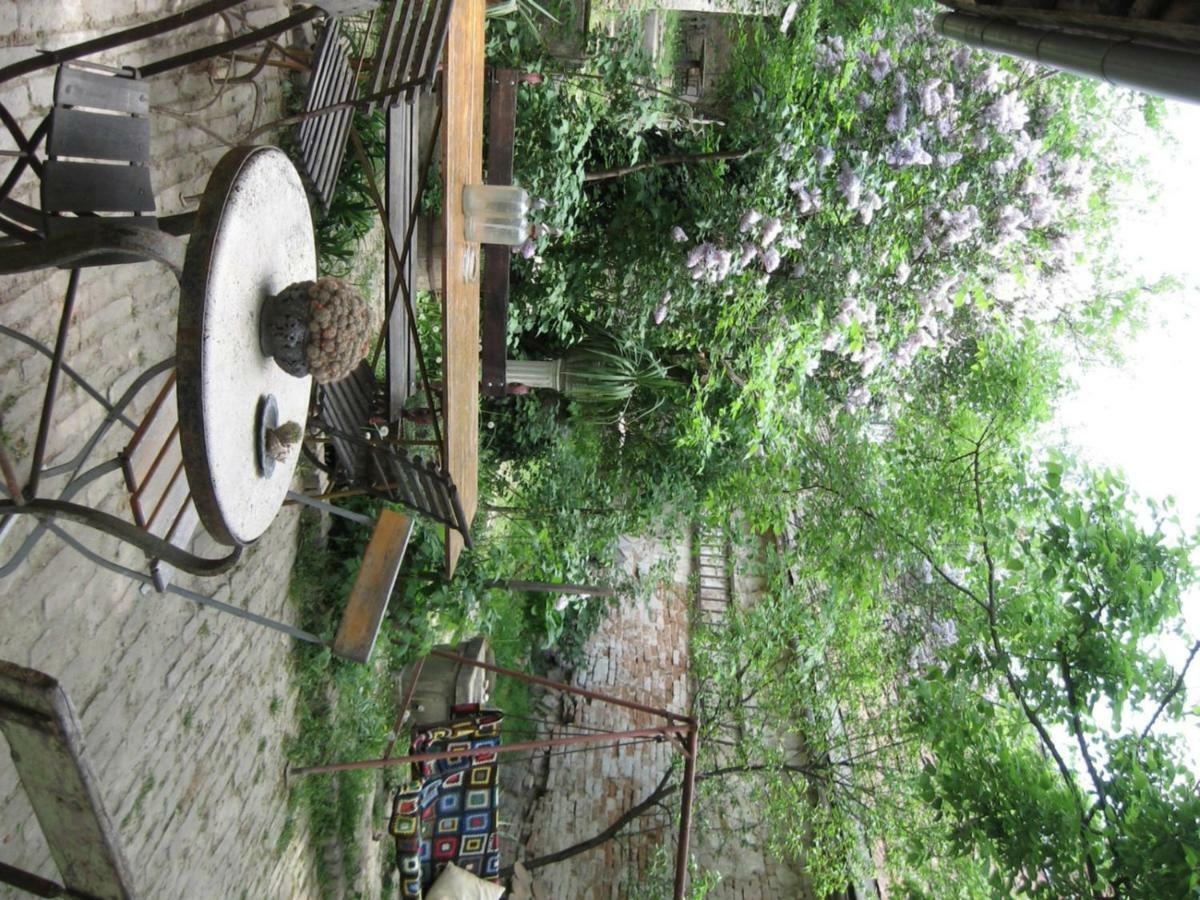 Rozmaringos Udvarhaz Dunafoldvar Exterior photo