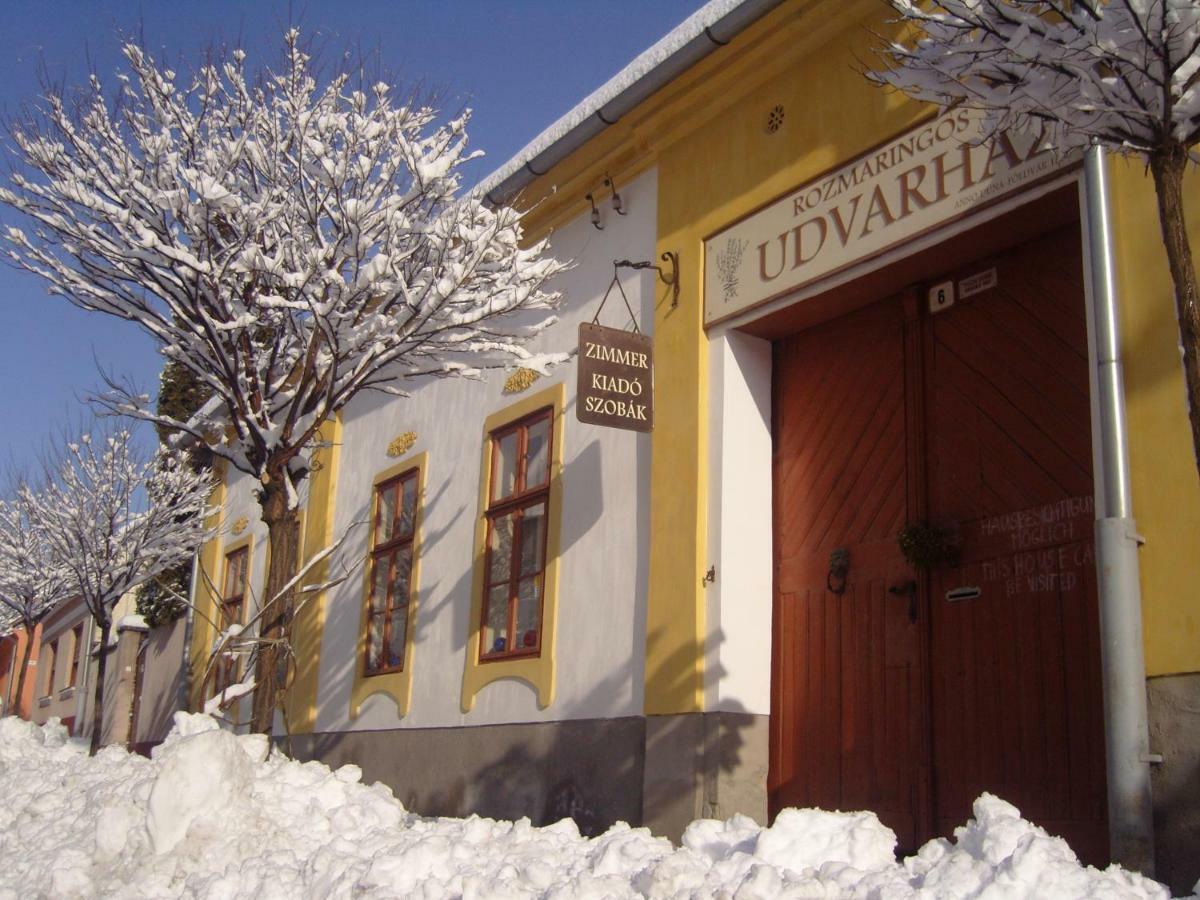 Rozmaringos Udvarhaz Dunafoldvar Exterior photo